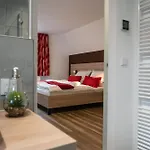 Отель Altstadthotel Wilde Rose Эппинген