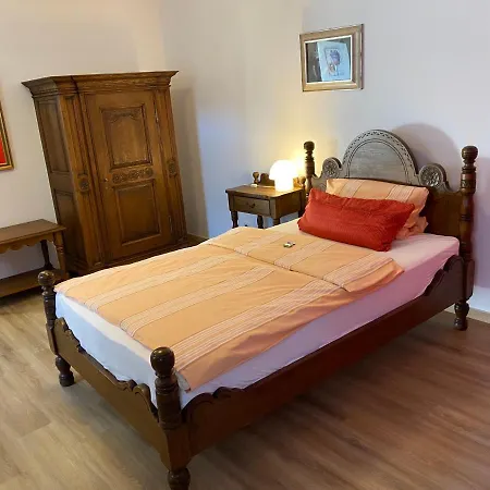 מלון Altstadthotel Wilde Rose אפינגן